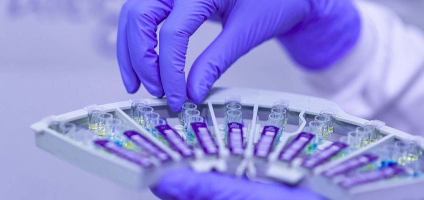 MZ opublikowało listę laboratoriów wykonujących badania na koronawirusa
