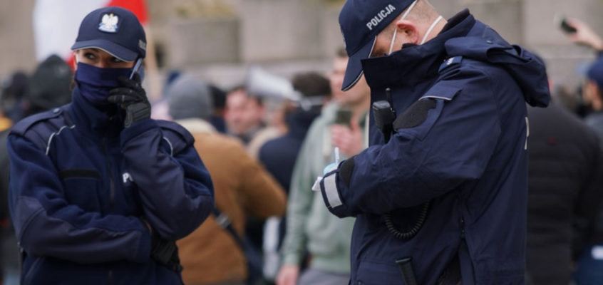 54 mln zł na nagrody dla policjantów w związku ze służbą w czasie epidemii