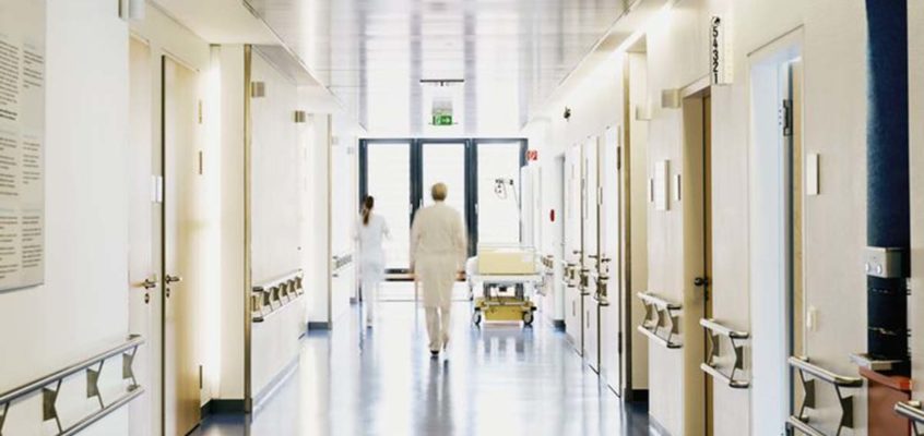 NFZ wypłacił prawie 18 mln zł na dodatkowe świadczenie dla medyków pracujących tylko w jednym miejscu