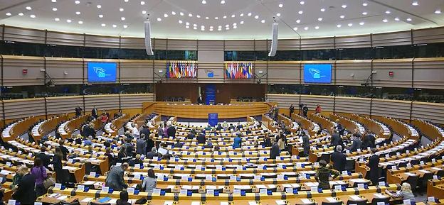 Parlament Europejski podjął decyzję ws. tzw. paszportów szczepionkowych