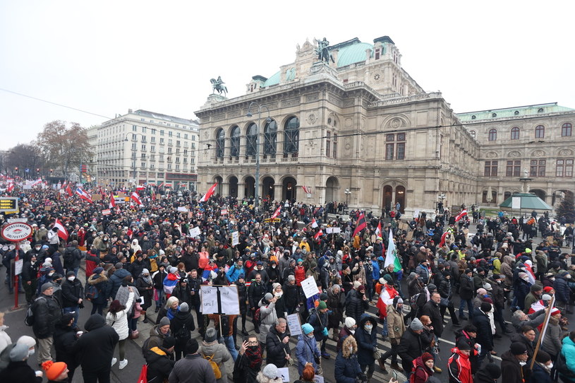 Austria: 40-tysięczna demonstracja przeciwników obostrzeń.