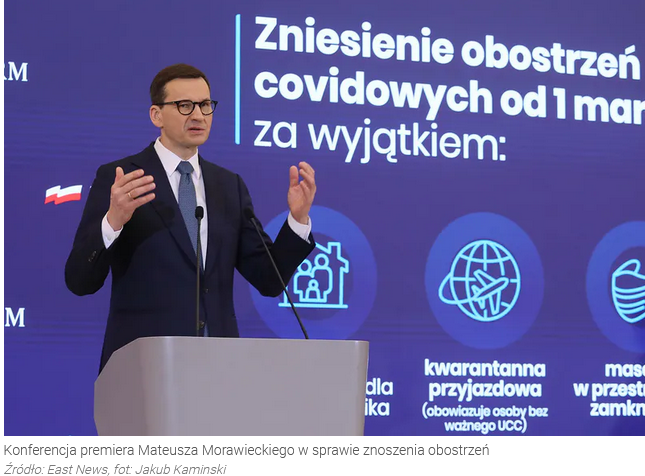 Premier sponiewierany pytaniem o ofiary COVID-19. Sugerował, że w innych krajach dokonywano eutanazji. Wyjaśniamy