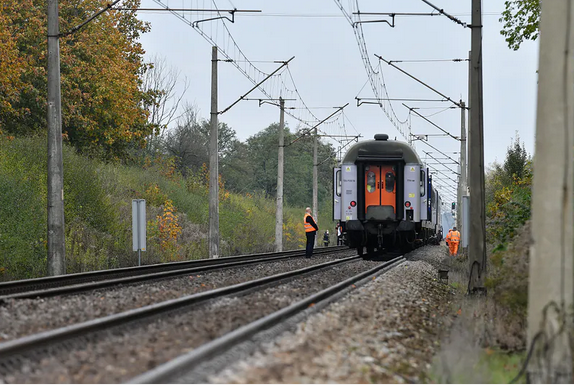 Ewakuacja pociągu InterCity. Zapaliła się lokomotywa