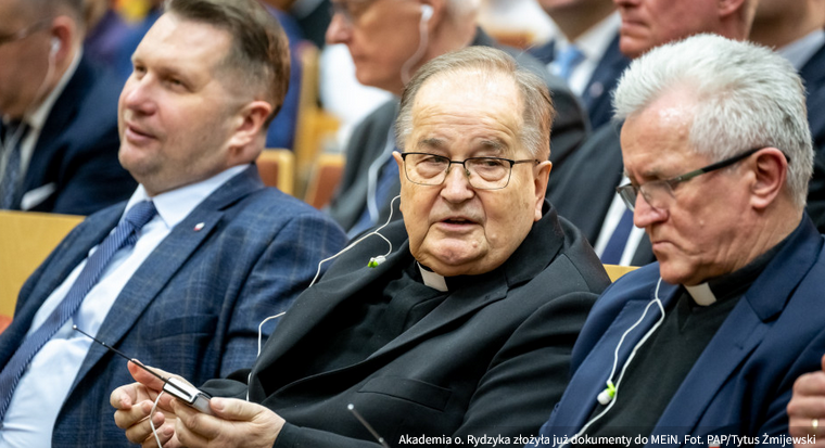 Toruń: uczelnia o. Rydzyka chce uruchomić kierunek lekarski. Złożyła już wniosek do MEiN